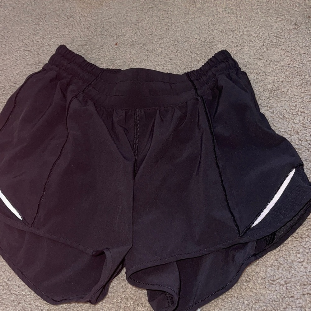 Lulu lemon hotty hot shorts